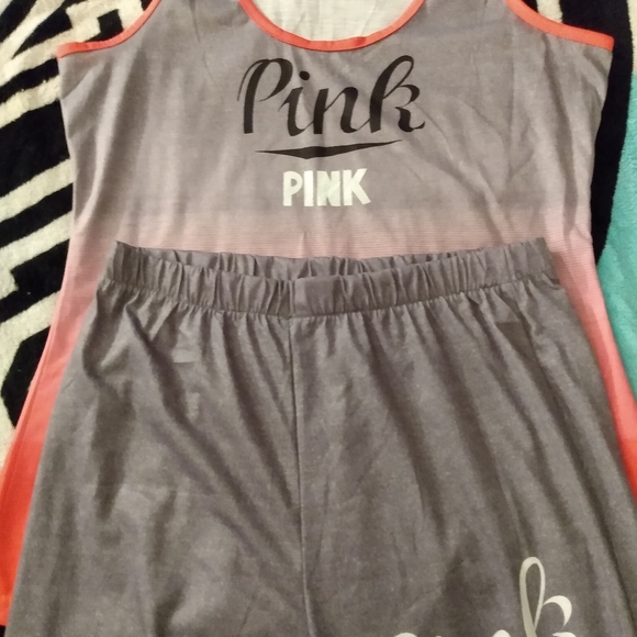 Outfit - Picture 3 of 3